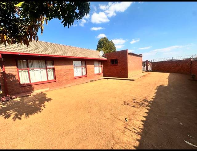 3 BEDROOM HOUSE FOR SALE IN SOSHANGUVE DD